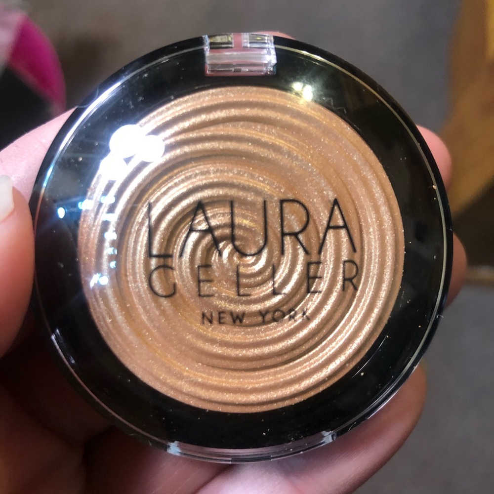 Laura Geller illuminator